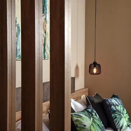 Wisdom Residence Luxury Apartments At Plaka-2